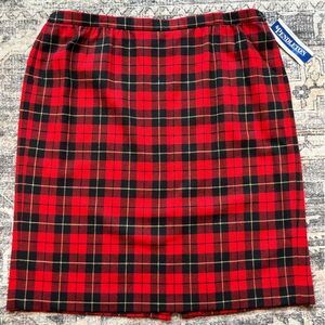 VTG NWT Pendleton Red and Black Plaid Skirt Women’s Size 24W